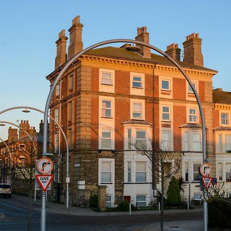 Sea Views Stunning 2 Bedroom Apartment # Lowestoft Esterno foto