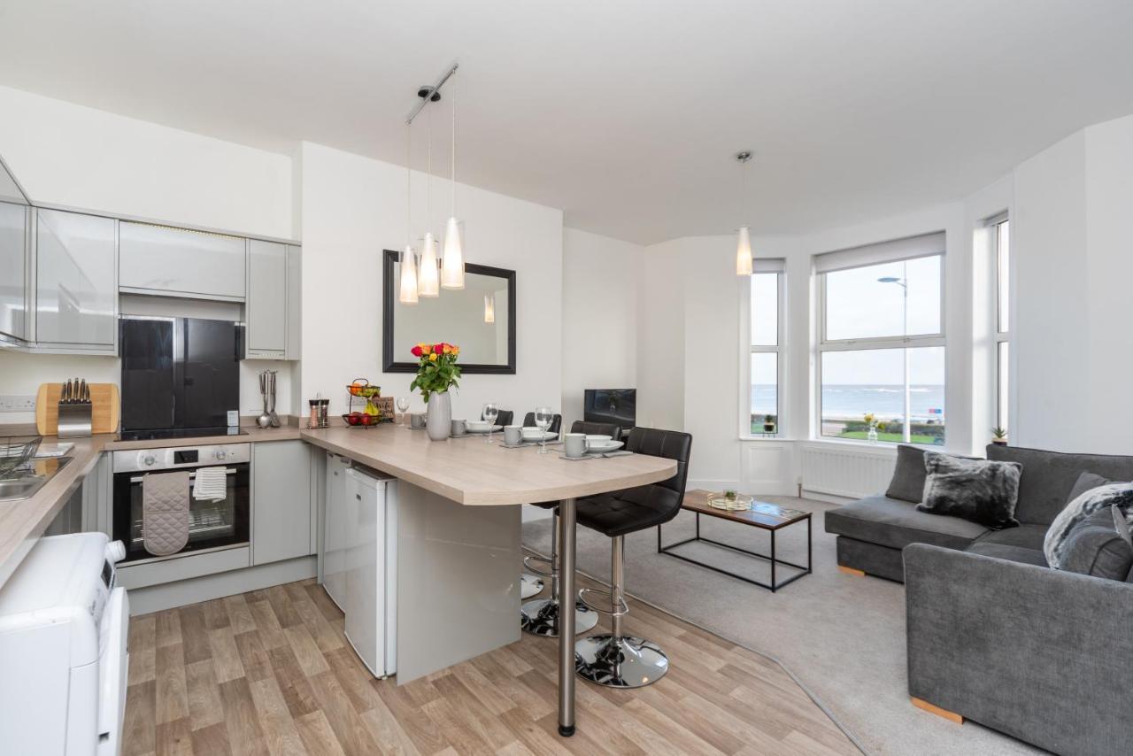 Sea Views Stunning 2 Bedroom Apartment # Lowestoft Esterno foto