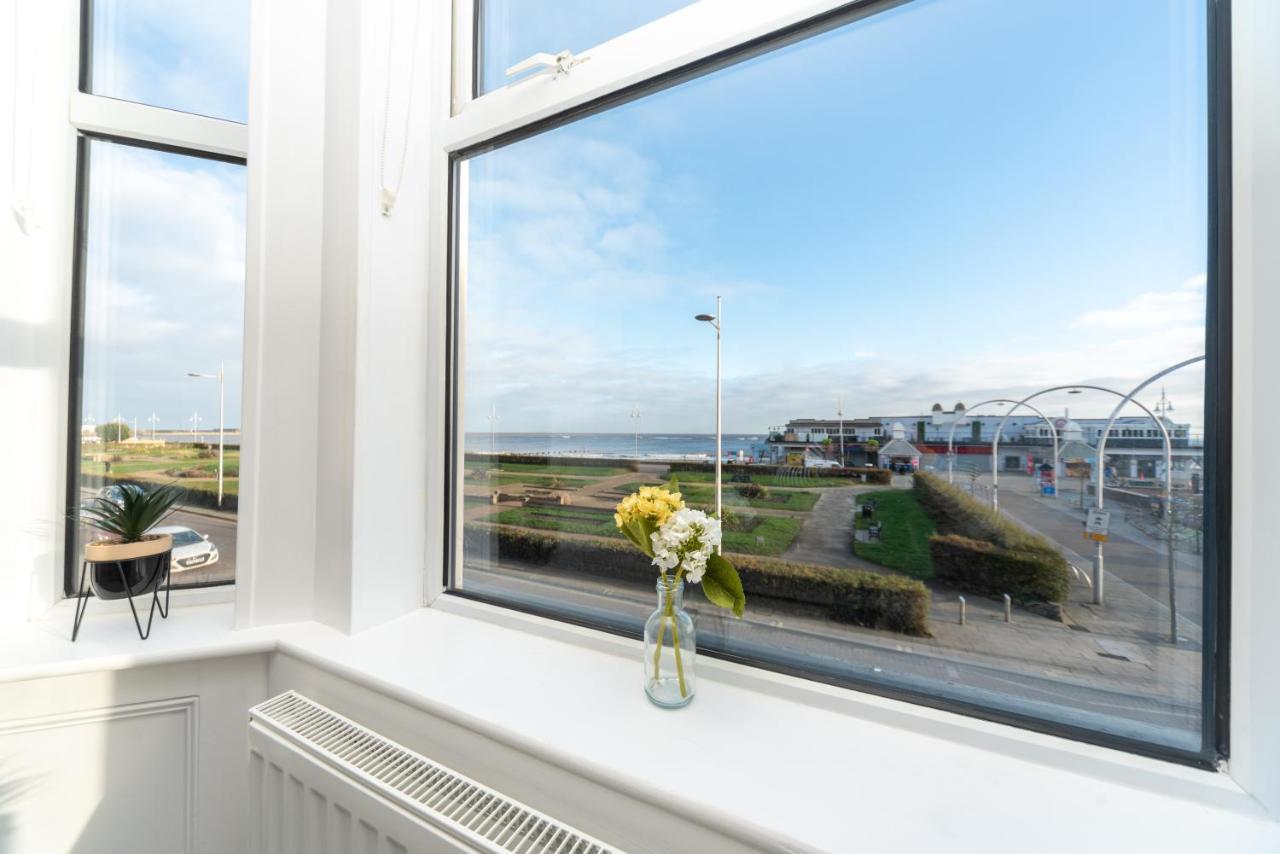Sea Views Stunning 2 Bedroom Apartment # Lowestoft Esterno foto