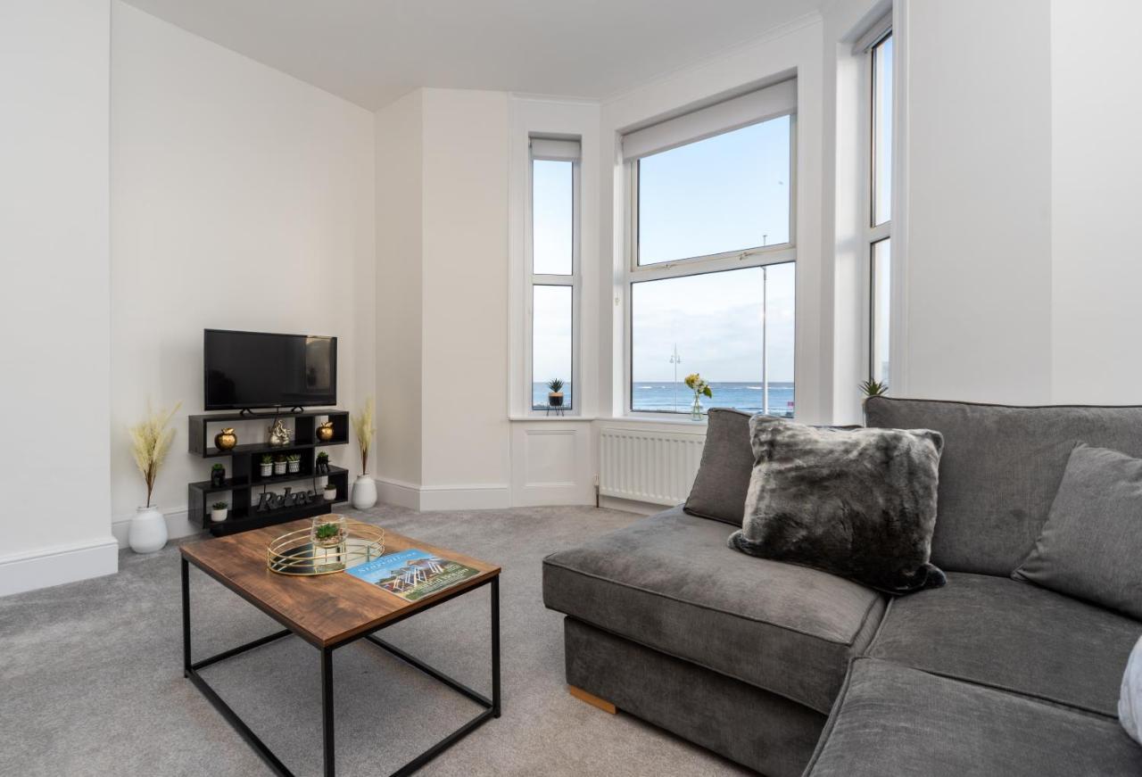 Sea Views Stunning 2 Bedroom Apartment # Lowestoft Esterno foto