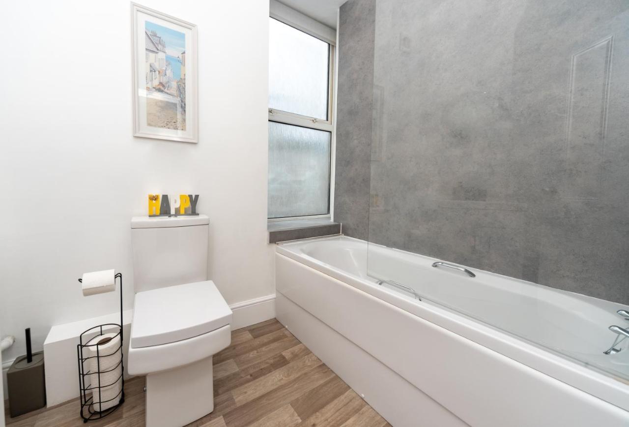 Sea Views Stunning 2 Bedroom Apartment # Lowestoft Esterno foto