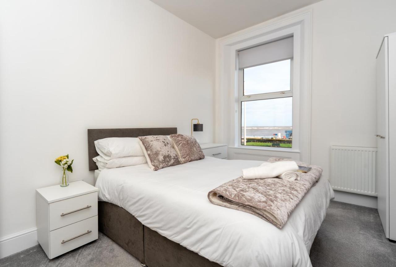 Sea Views Stunning 2 Bedroom Apartment # Lowestoft Esterno foto